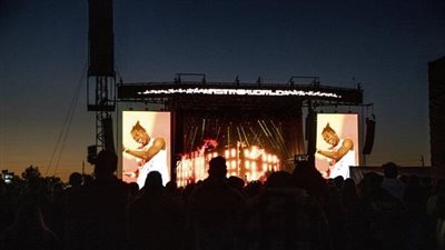 حفل راب يتحول إلى ساحة حرب والمطرب يواصل الغناء.. كيف توفى 8 أشخاص أمام المسرح بأمريكا؟