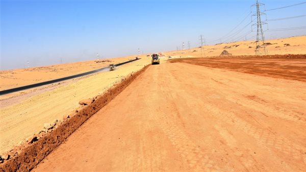 ازدواجية الطريق بأسوان