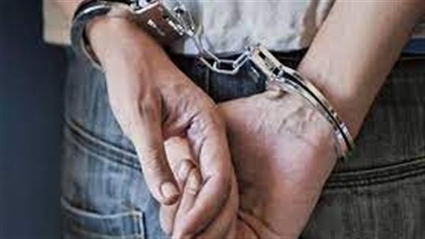 ضبط أحد الأشخاص-