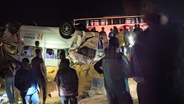 انقلاب سيارة مصنع