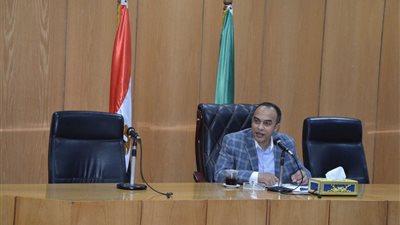 محافظ المنيا يكلف نائبه بمتابعة منظومة المتغيرات المكانية لرصد مخالفات البناء