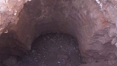 هبوط أرضي بعمق 3 أمتار في نطاق حي أول المحلة.. والحي: بيارة صرف صحي 