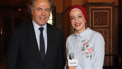 وزير التعليم الفرنسي السابق لـ القاهرة 24: أحضرنا عرضًا مميزا لمصر.. وتطوير التدريس تكنولوجيا مثير للاهتمام | حوار