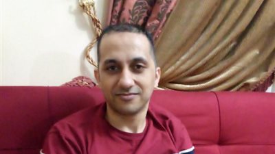 يا ريس نفسي أتعالج.. شاب مصاب بالضمور العضلي يستغيث بالمسؤولين لتوفير علاج | صور