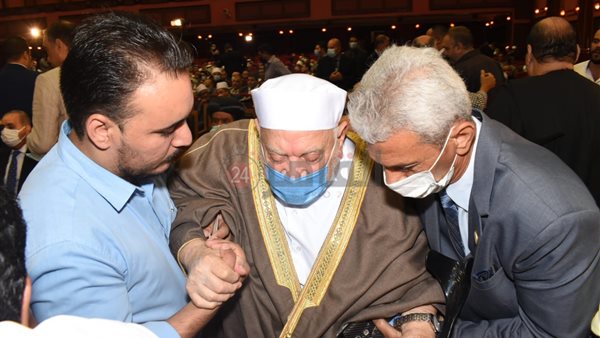 الدكتور أحمد عمر