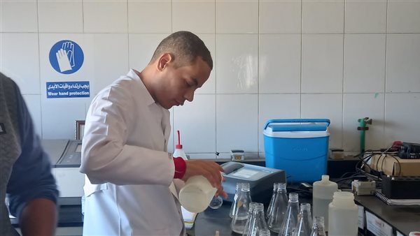 تجميع عينات من محطات