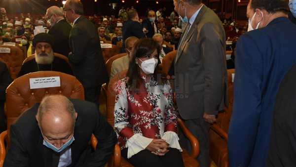 وزيرة الهجرة السفيرة