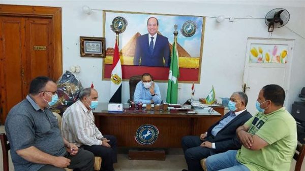 محافظ الشرقية خلال