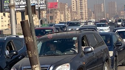 إعادة فتح طريقي الإسكندرية والعلمين الصحراويين.. تعرف على الحالة المرورية بالقاهرة والجيزة | صور