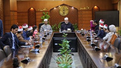 وكيل الأزهر يكرم الطلاب المتميزين في تلاوة القرآن الكريم والإنشاد الديني | صور  