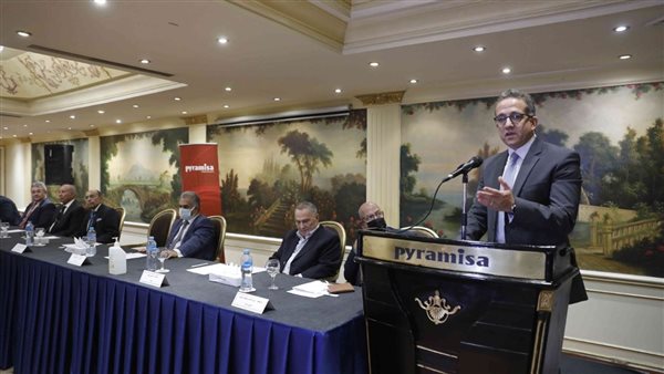 وزير السياحة