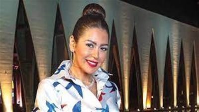 بعد ظهورها تردد الترانيم في إحدى الكنائس.. أول رد من لقاء الخميسي على جدل ديانتها