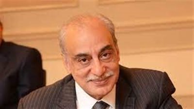 وفاة الروائي أحمد الحلواني عن عمر ناهز الـ 65 عامًا