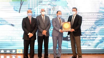 جامعة المنصورة تكرم صناع الخير لدورها الرائد في مواجهة مخاطر انتشار كورونا | صور