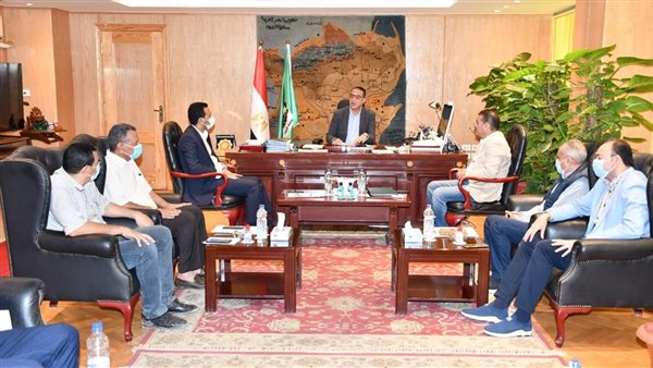 محافظ الفيوم يُناقش