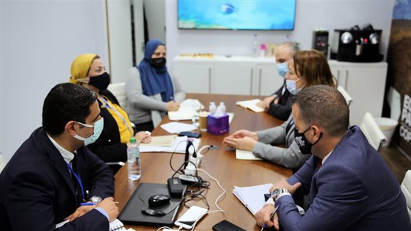 وزيرة البيئة ونظيرتها