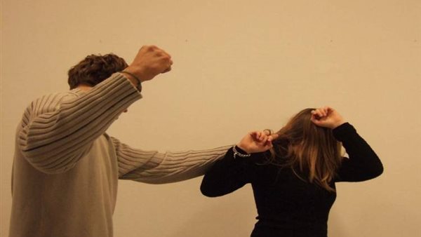 التعدي على زوجته