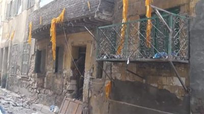 حفاظًا على حياة السكان.. إزالة الأجزاء الخطرة من 4 عقارات آيلة للسقوط بالإسكندرية