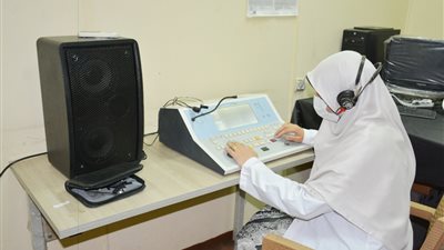تشغيل أول وحدة للسمعيات بمستشفى سوهاج العام| صور