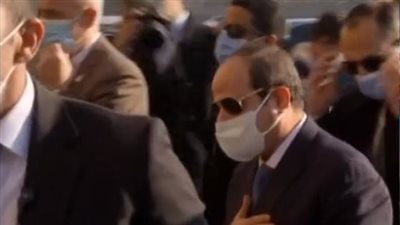 السيسي يصل إلى مقر إقامته بفرنسا للمشاركة في مؤتمر باريس حول ليبيا