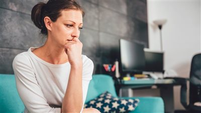 أبرزها نمو شعر الوجه.. علامات تظهر على الوجه تشير إلى حالتك الصحية