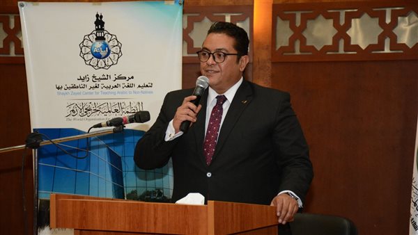 مدير معهد اعداد القادة