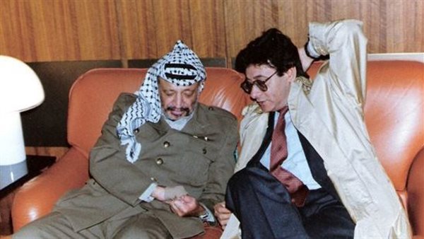 محمود درويش وياسر