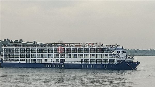 الباخرة الشاحطة بمرسى