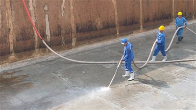 مياه الفيوم: تطهير الأحواض بمحطة تنقية قحافة الجديدة للقضاء على الطحالب | صور