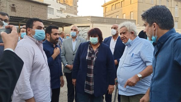  وزيرة الثقافة بمسرح