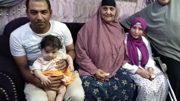 إيمان وأسرتها