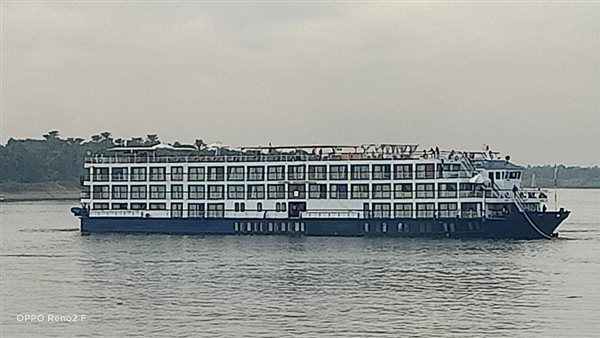 الباخرة الجانحة 