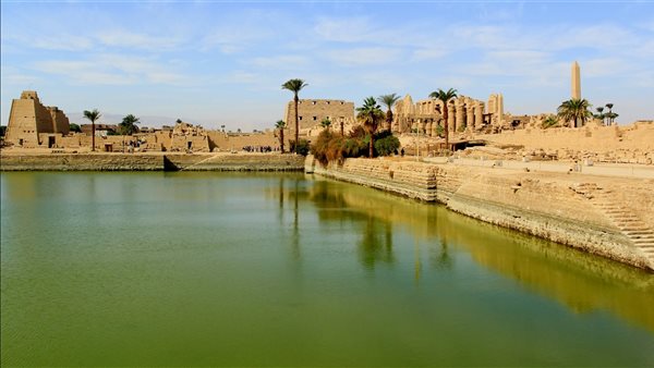 البحيرة المقدسة 