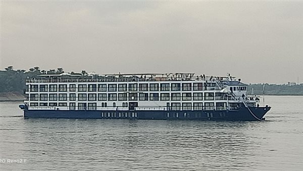 الباخرة الجانحة 