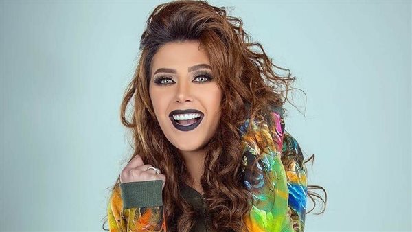 هبة عبد العزيز