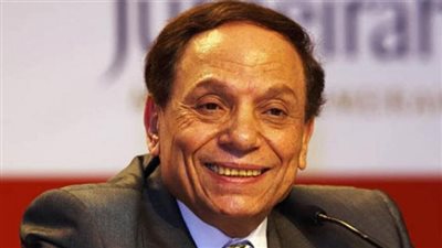 شقيق عادل إمام يكشف حقيقة تدهور حالته الصحية واعتزاله الفن