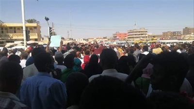 مليونية السودان.. الأمن يطلق الغاز المسيل للدموع على المتظاهرين في الخرطوم | صور وفيديو