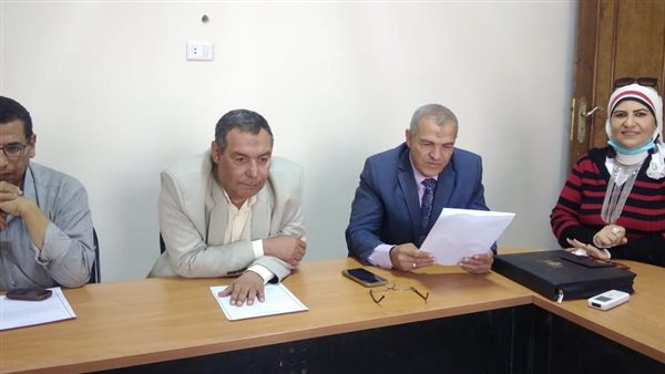 اجتماع طارئ مع مدراء