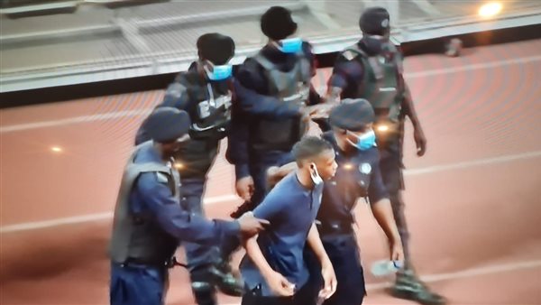 إلقاء القبض على المشجع