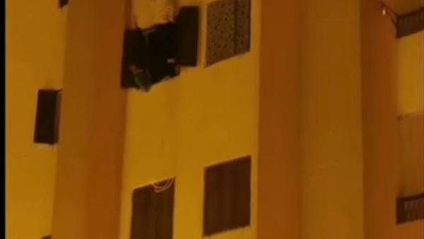 انقاذ طفل بحريق شقة