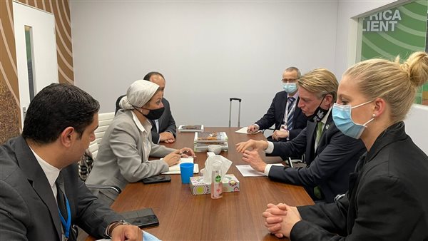 وزيرة البيئة ونظيرها