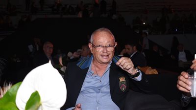 نجيب ساويرس يحضر افتتاح ملعب التنس الرئيسي بنادي الجزيرة | صور