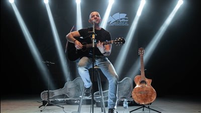 بشر أبو طالب يلهب أجواء أولى حفلاته الغنائية في مصر بالساقية |صور