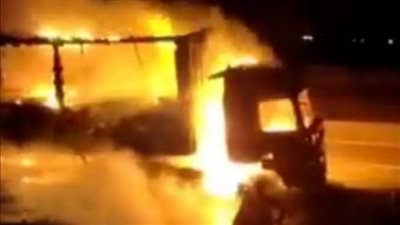 إصابة 3 أشخاص إثر انقلاب سيارة سوزوكي واحتراقها بطريق أسيوط الغربي