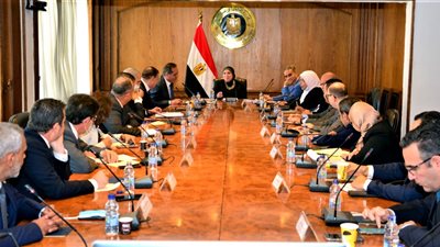 وزيرة التجارة تناقش رفع الصادرات المصرية إلى 100 مليار دولار سنويا