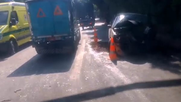 حادث تصادم سيارتين