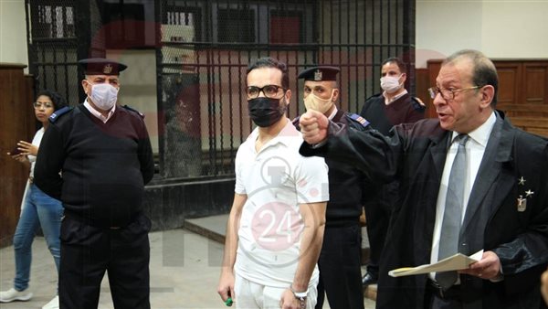 أشرف عبدالعزيز دفاع