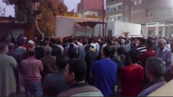 المئات يشيعون جثمان