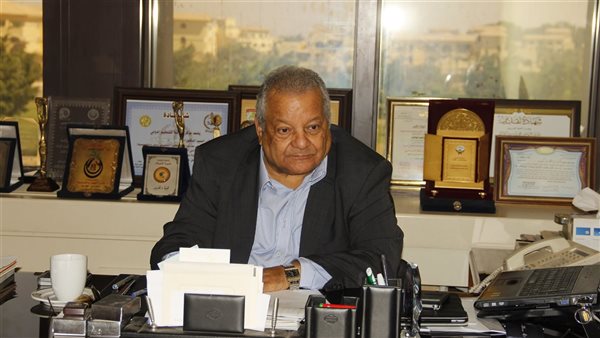 الدكتور إبراهيم أبو