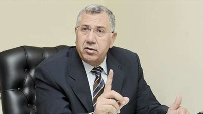 وزير الزراعة يشدد على تنفيذ تعليمات مجلس الوزراء بشأن لقاح كورونا